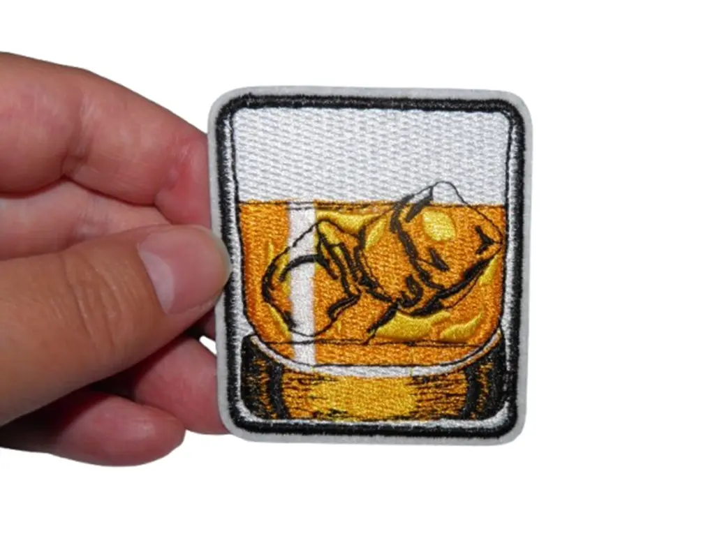 Verre Whisky Glaçon 01-1.webp