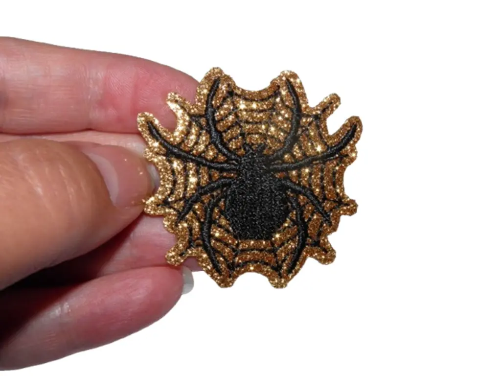 Patch toile araignée dorée 01.webp