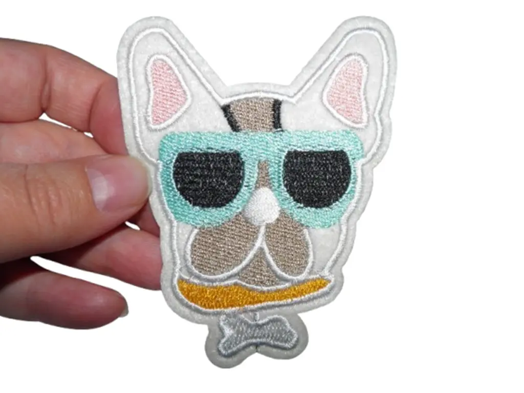 Patch Bouledogue Lunettes Fun-05.webp
