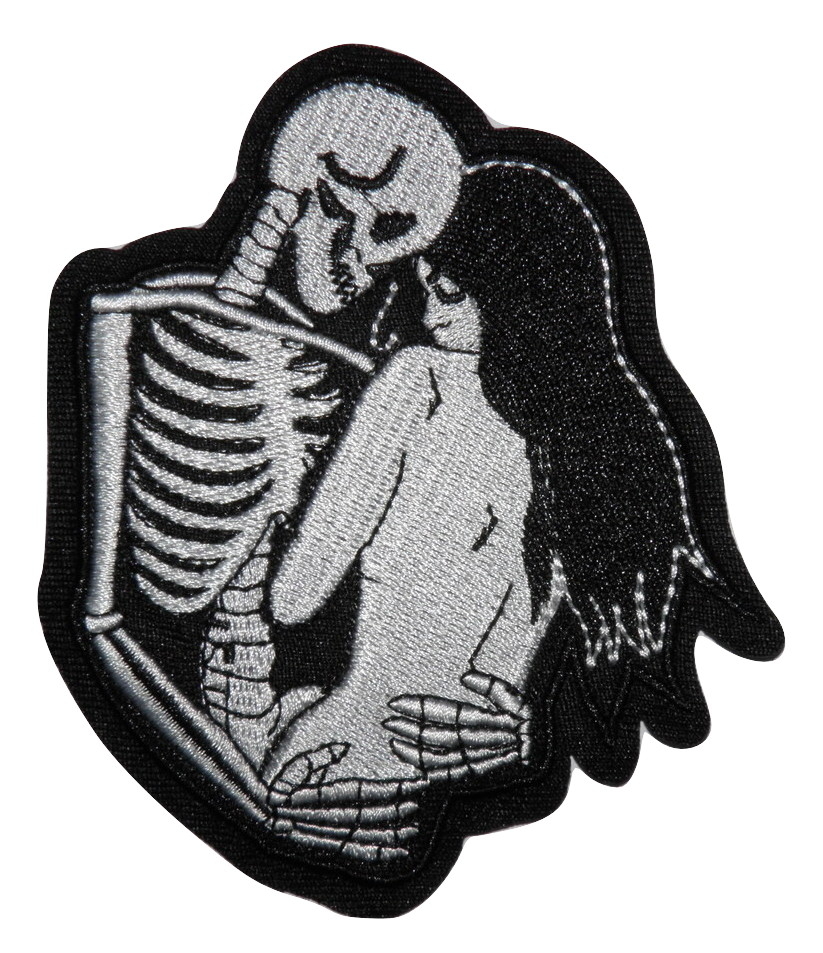 Écusson brodé thermocollant Squelette et Femme